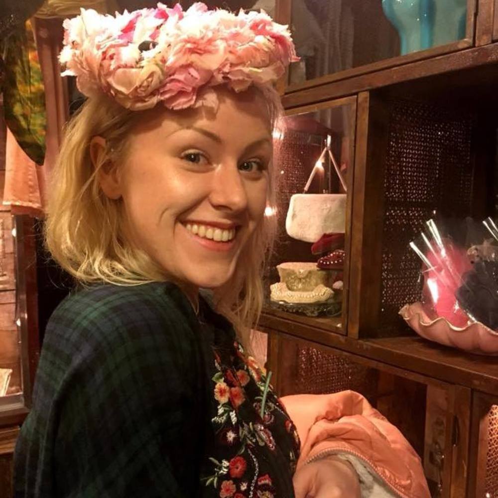 Meet your Posher, Danae